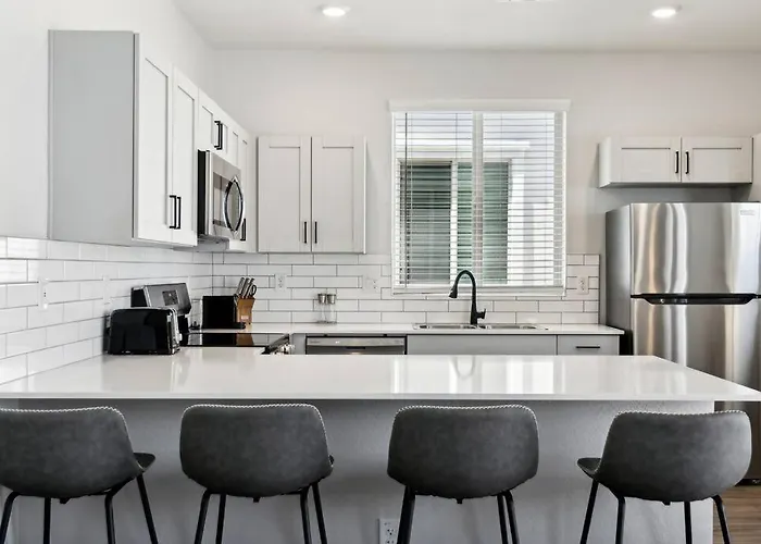 Apartment Sunny Contemporary In With Pool,bbq Casa Grande