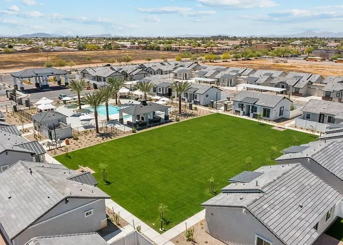 Sunny Contemporary In With Pool,bbq *